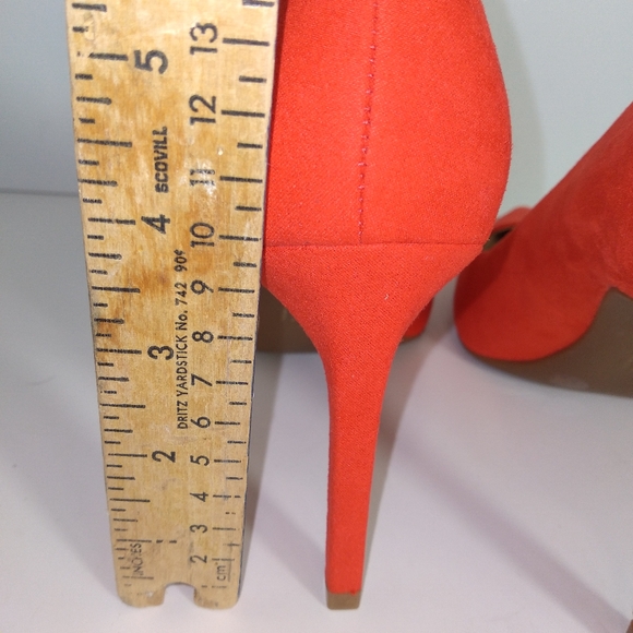 I.N.C. Gold-Tone Ankle Chain Red Pump Heels Women's Size 7.5M - Picture 7 of 8